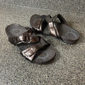 Vionic Womens 9 W Metallic Brown Synthetic Slip On Summer Comfort Casual Sandals